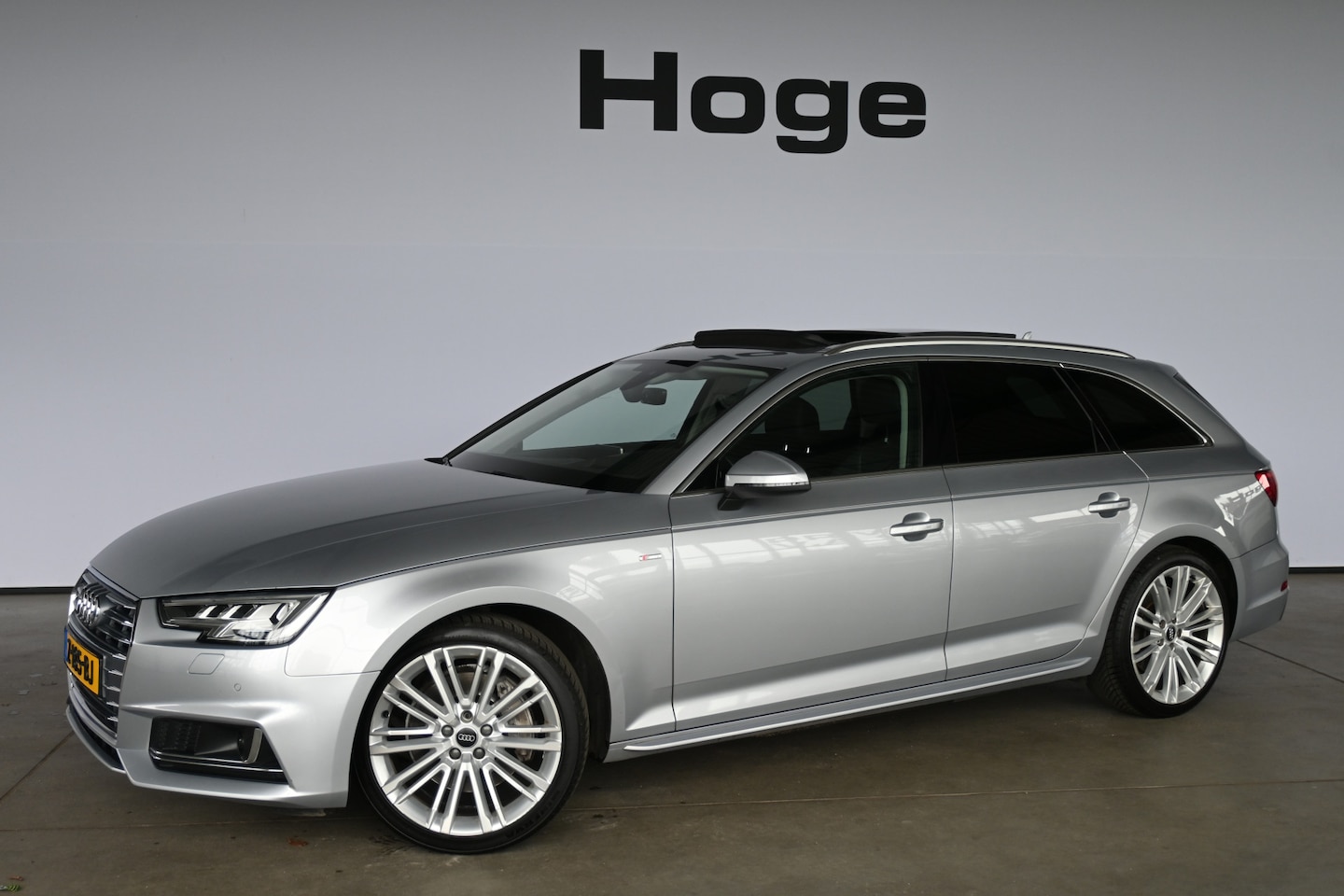 Audi A4 Avant - 2.0 TFSI quattro S-Line Automaat Navigatie Panoramadak Adaptief Matrix LED Goed Onderhoude - AutoWereld.nl