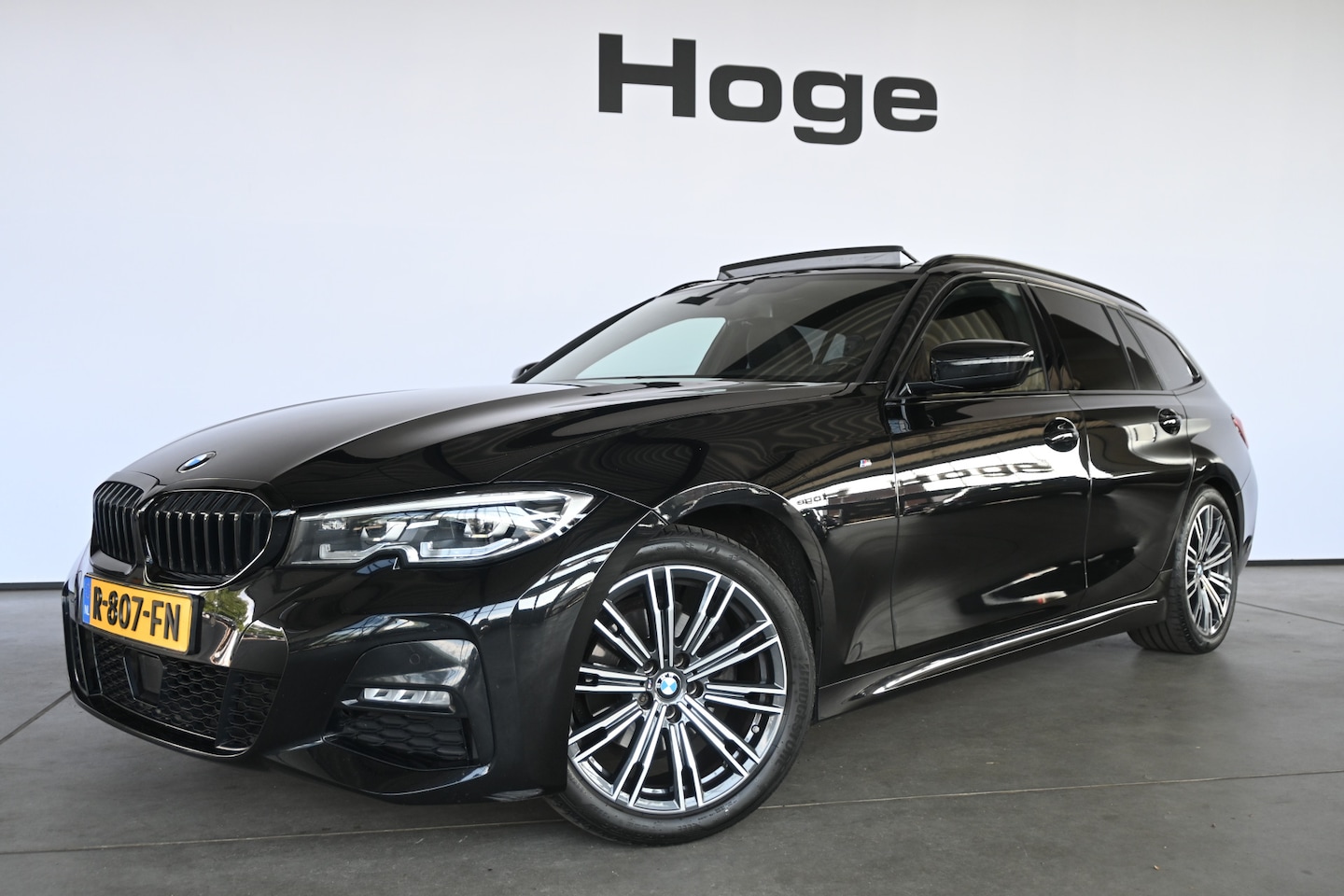 BMW 3-serie Touring - 320i Automaat Business Edition Plus M-Pakket Navigatie LED Panoramadak Goed Onderhouden! I - AutoWereld.nl