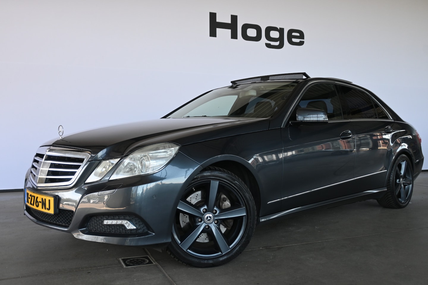 Mercedes-Benz E-klasse - 500 Elegance V8 Automaat Clima Panoramadak Trekhaak PDC Stoelverwarming Cruise control Goe - AutoWereld.nl