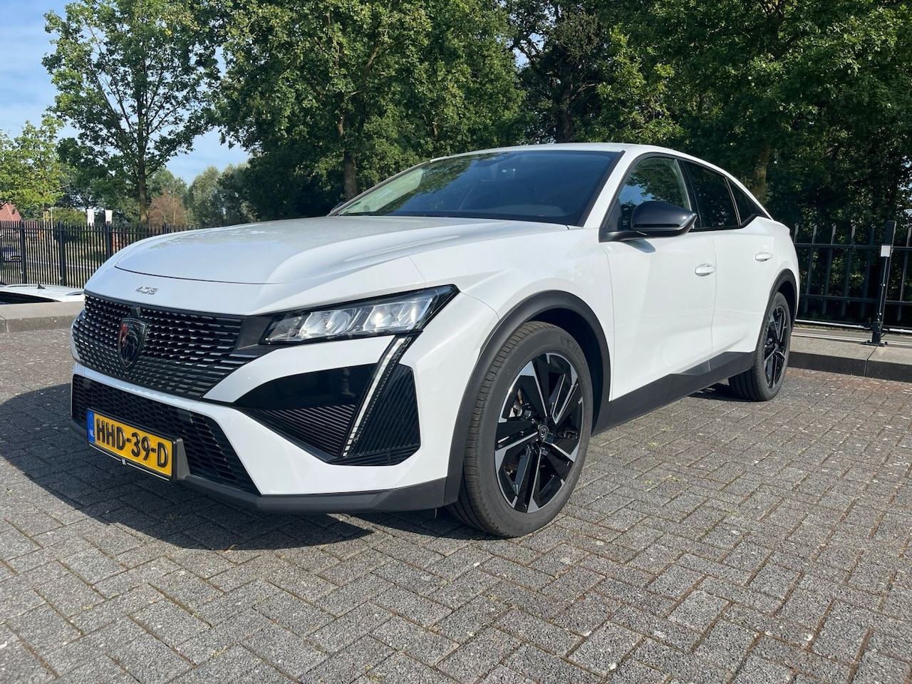 Peugeot 408 - 1.2 Hybrid 145 e-DCS6 Allure 1.2 Hybrid 145 e-DCS6 Allure - AutoWereld.nl