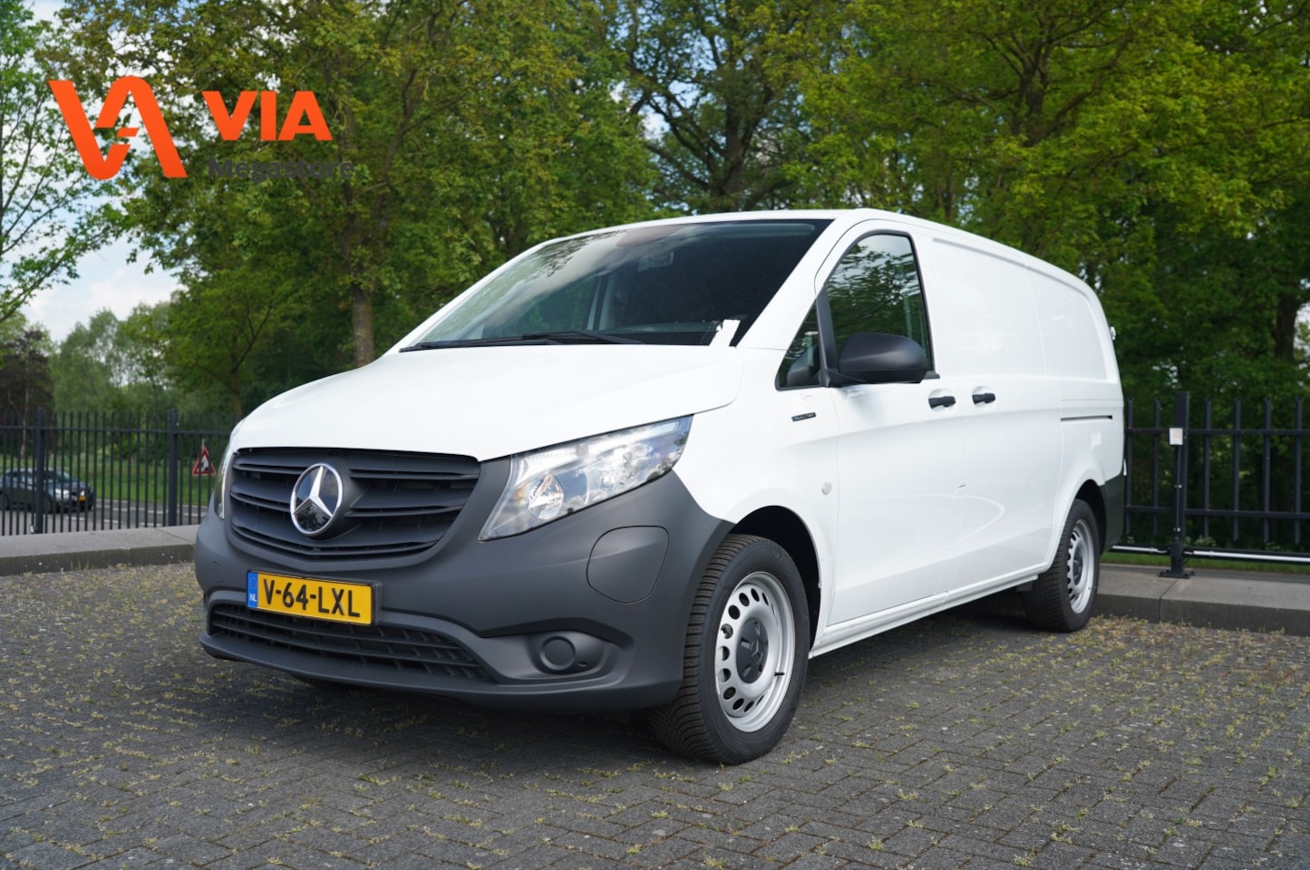 Mercedes-Benz eVito - 112 | 60kWh | 2x schuifdeur | Deurtjes | Navi | Cruise | 2 pers - AutoWereld.nl