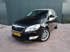 Skoda Fabia - 1.2 TSI Ambition Automaat Schuifdak Sportstoelen Stoelverwarming Etc. Etc