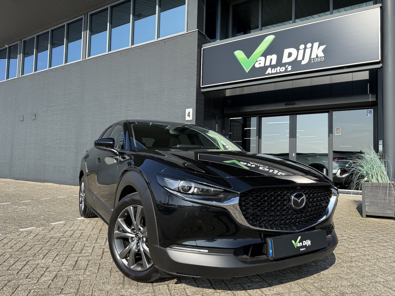 Mazda CX-30 - 2.0 e-SkyActiv-X M Hybrid 187Pk Open Dak Navi 360Camera Bose El.Klep - AutoWereld.nl