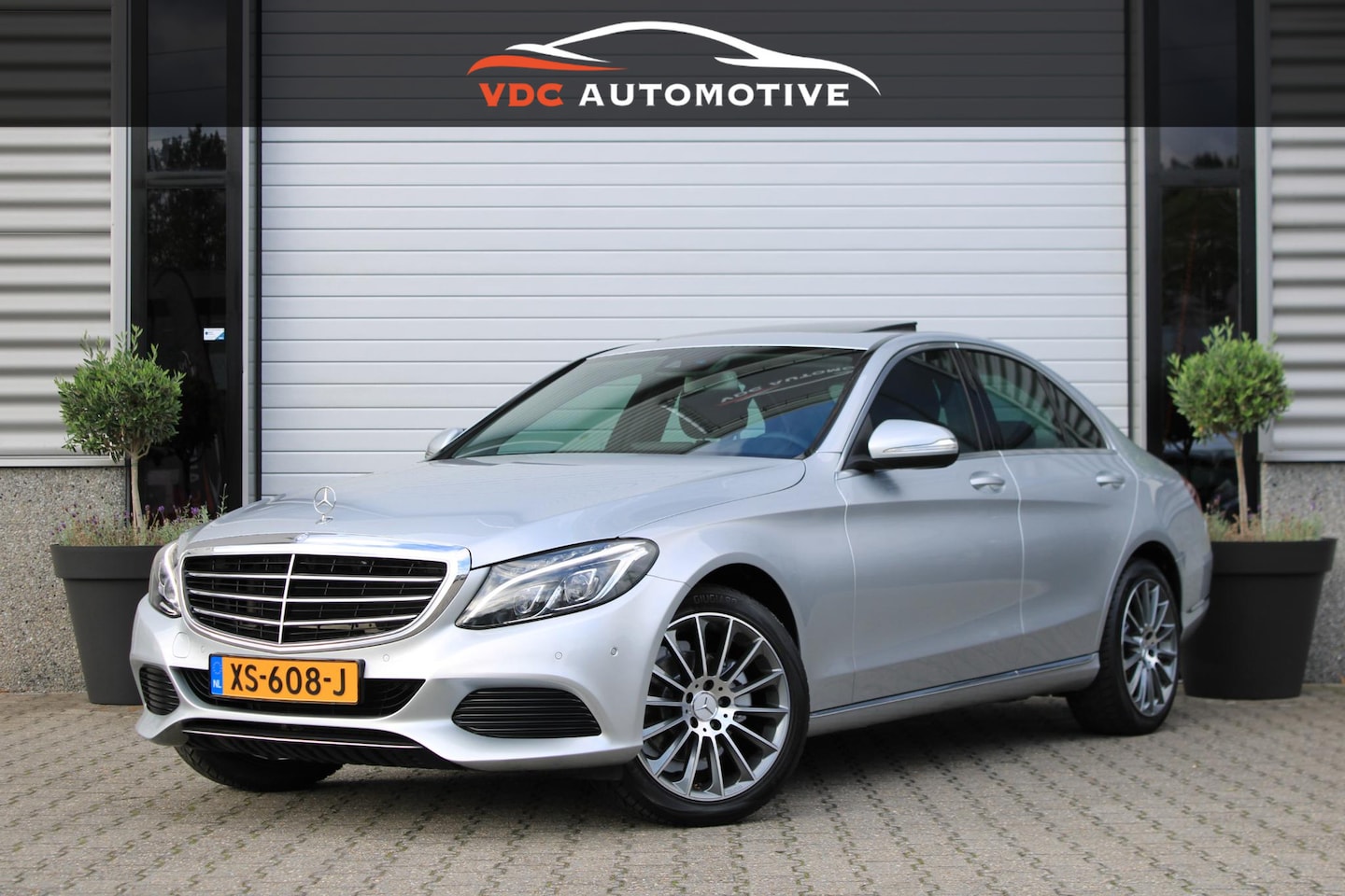 Mercedes-Benz C-klasse - 180 Aut Schuifdak | Stoelverwarming | Comand | Sfeerverlichting | LED ILS - AutoWereld.nl