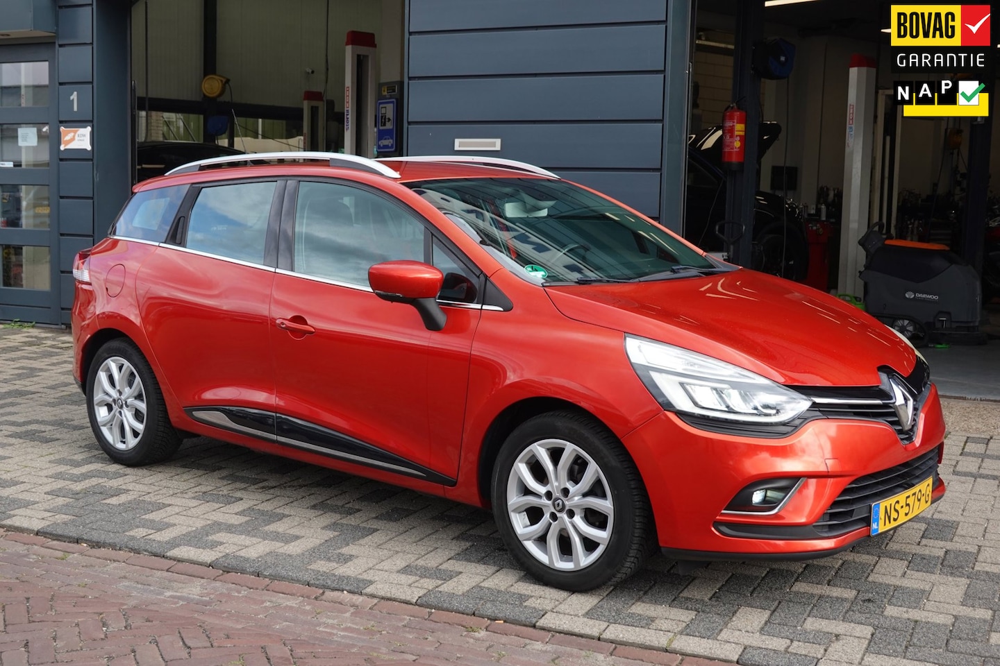 Renault Clio Estate - 0.9 TCe Intens ZELDZAAM NETJES - AutoWereld.nl
