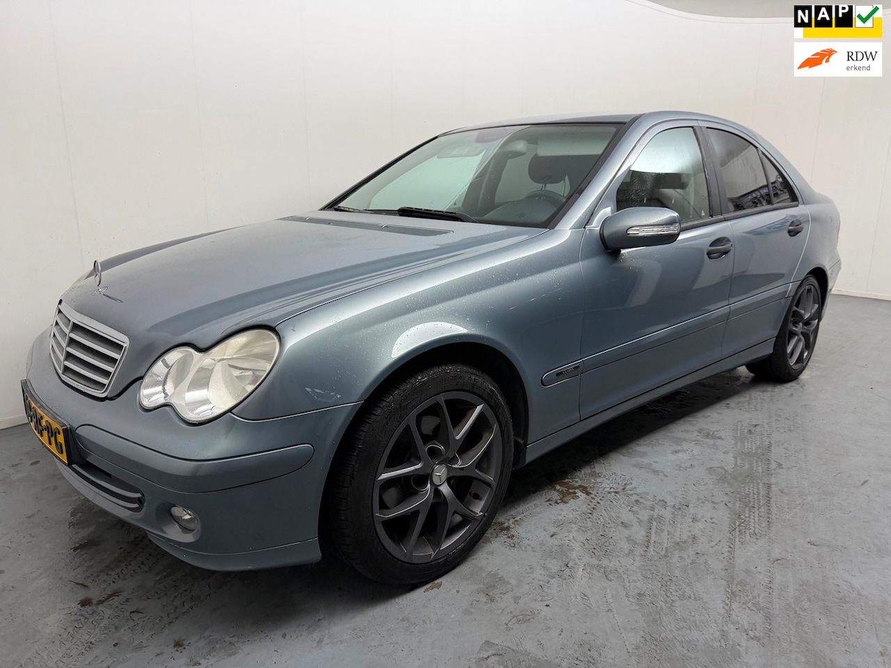 Mercedes-Benz C-klasse - 180 K. Classic # Airco # Trekhaak # - AutoWereld.nl