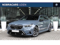 BMW 5-serie Touring - M5 Automaat / M Drive Professional / Trekhaak / Bowers & Wilkins / M Multifunctionele Stoe