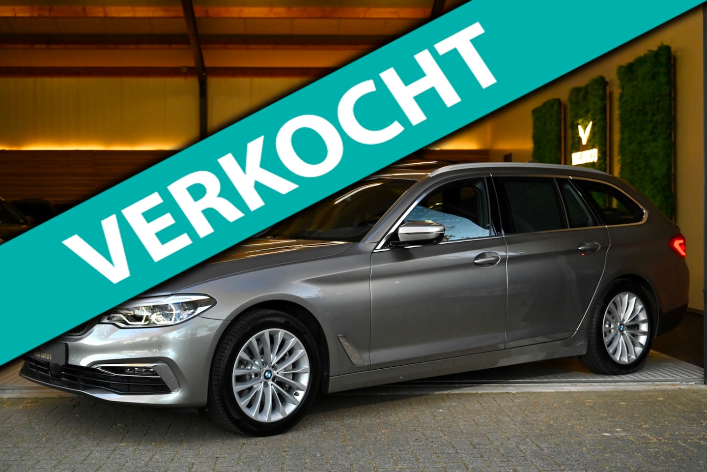 BMW 5-serie Touring - 530i Luxury Line Individual - Bowers & Wilkins - ACC - Nappaleder - Keyless - HUD - Panora - AutoWereld.nl