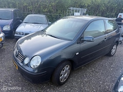 Volkswagen Polo - 1.4-16V Comfortline