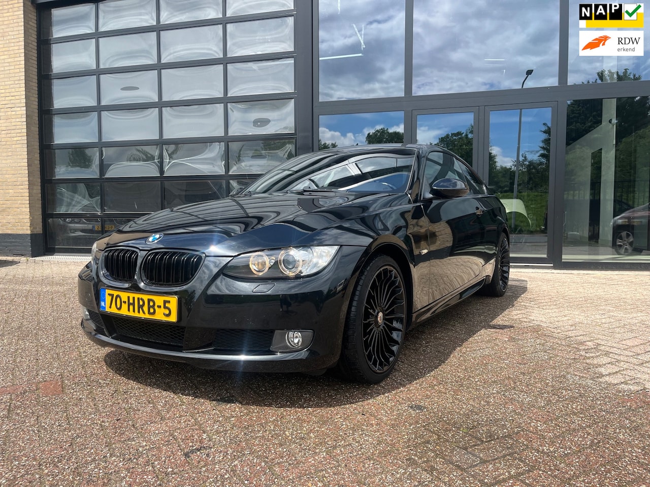 BMW 3-serie Coupé - 325i 325i , Navi, Leer/stof, NL-Auto - AutoWereld.nl