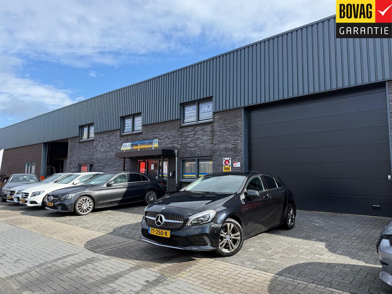 Mercedes-Benz A-klasse - 160 AMG Night Edition | 1E EIGENAAR | 12MND GARANTIE | LED | CRUISE | NAVI | BLUETOOTH | T - AutoWereld.nl