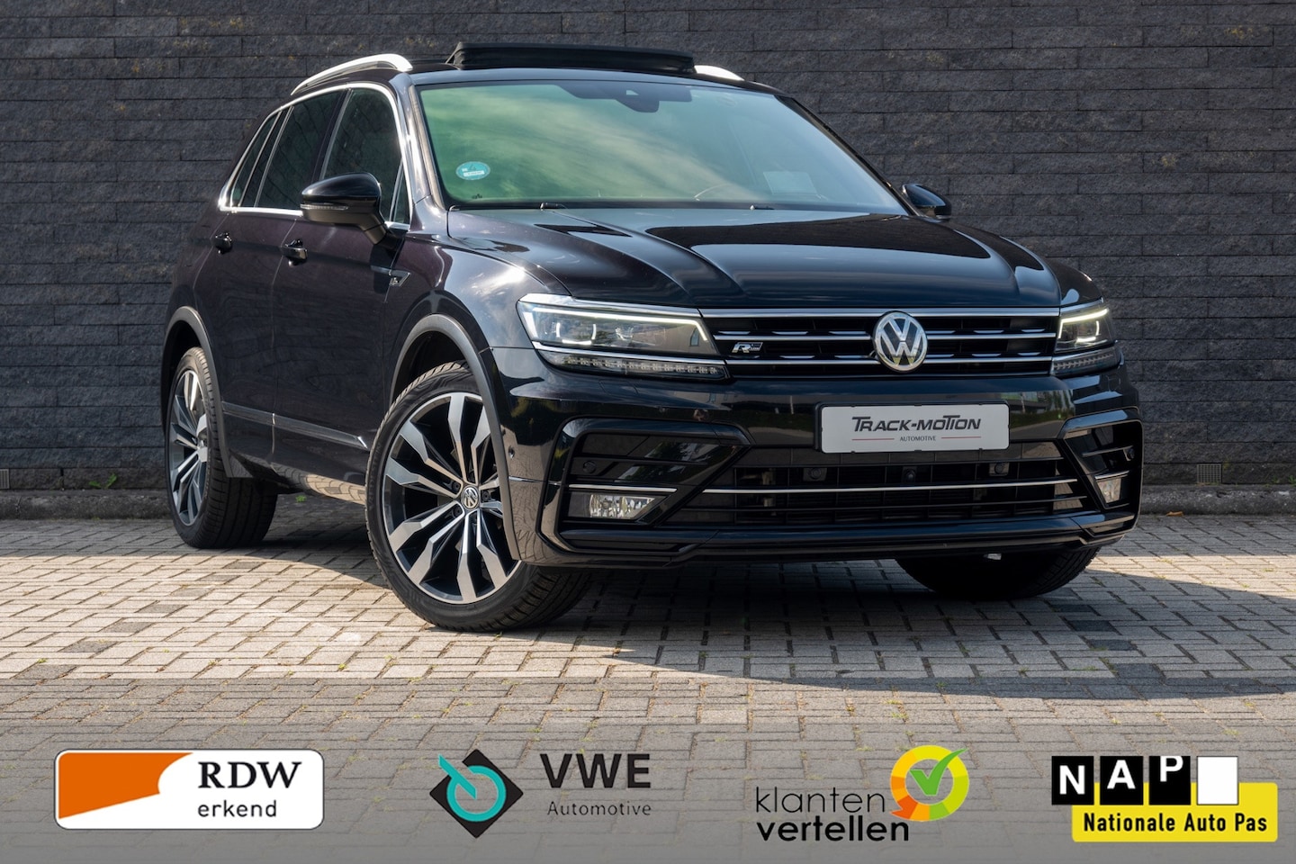 Volkswagen Tiguan - 2.0 TSI 4Motion Highline Panoramadak - AutoWereld.nl