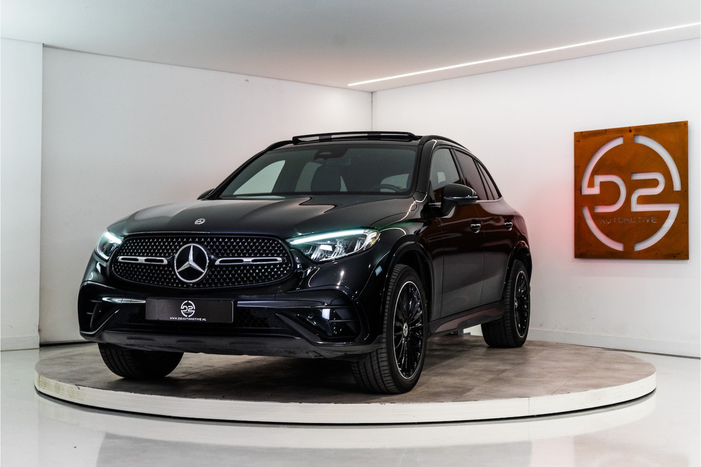 Mercedes-Benz GLC-klasse - 400e 4MATIC AMG 381PK | Pano | Sfeer | Burmester | ACC | 12 MND Garantie - AutoWereld.nl
