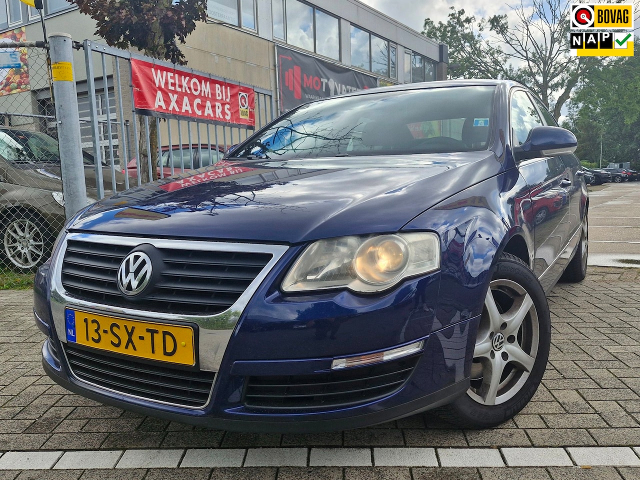 Volkswagen Passat - 2.0 FSI Comfortline ! APK ! ALTIJD ONDERH. ! FACTUREN AANW. ! NAP ! - AutoWereld.nl