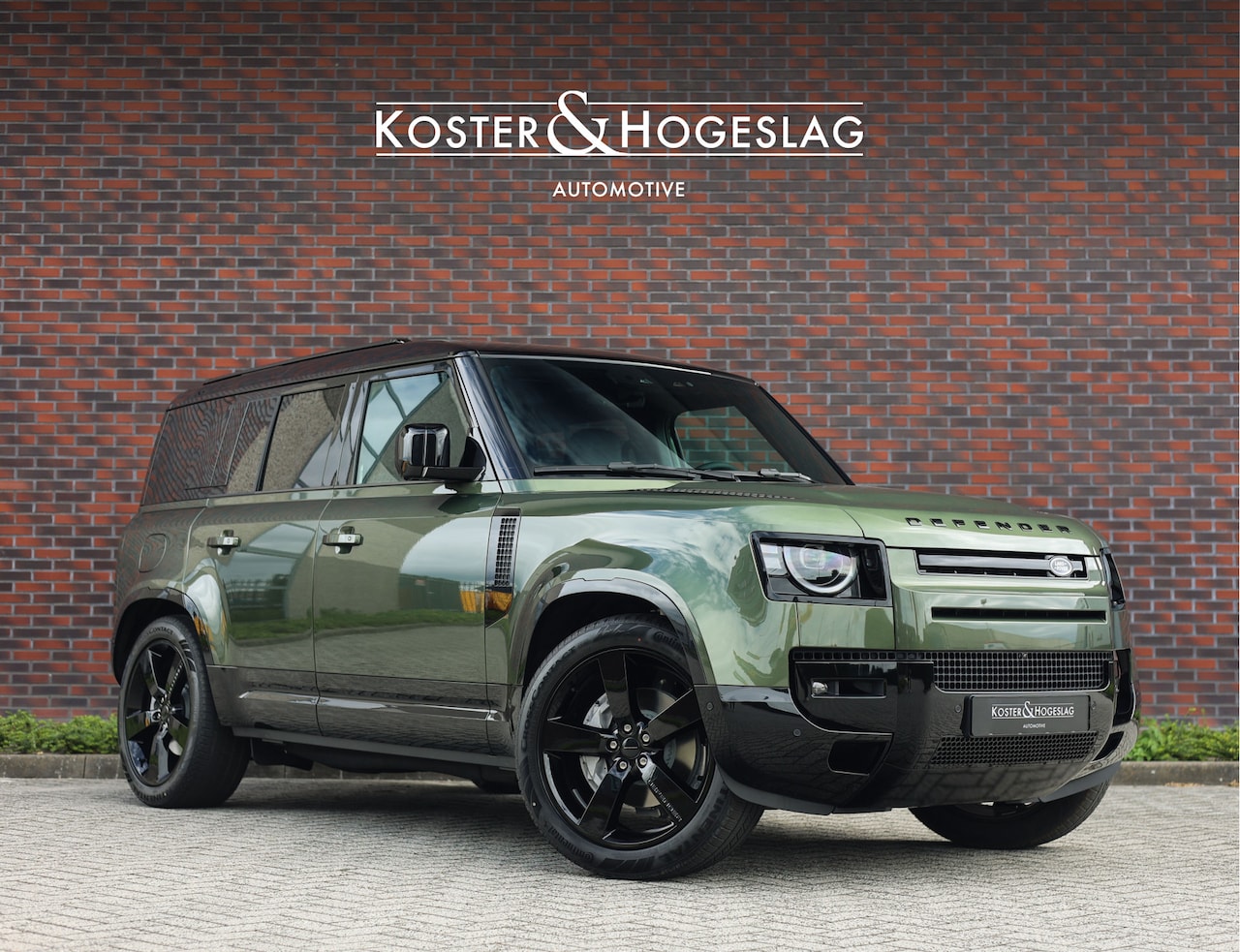 Land Rover Defender 110 - P300e X-Dynamic SE | Nieuw! - Pano - Trekhaak - Meridian - AutoWereld.nl