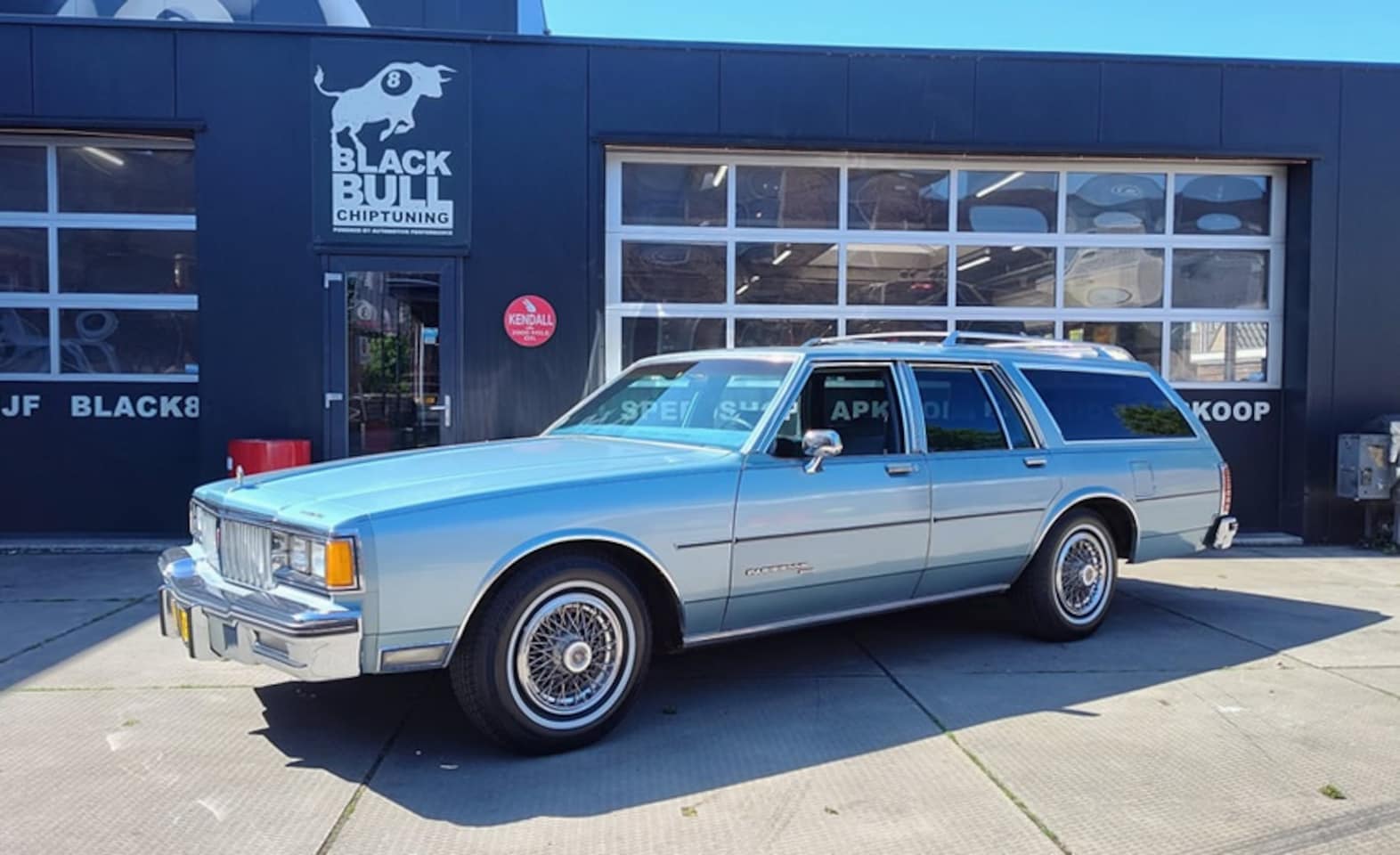Pontiac Parisienne - Safari oldtimer V8 8-persoons | Caprice wagon cruiser estate - AutoWereld.nl
