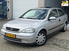 Opel Astra - 1.6 Club/ AUTOMAAT/ 3drs/ nap/ goed onderhouden/ 1jaar apk/ pano/ EL-ramen/ zeer nette aut