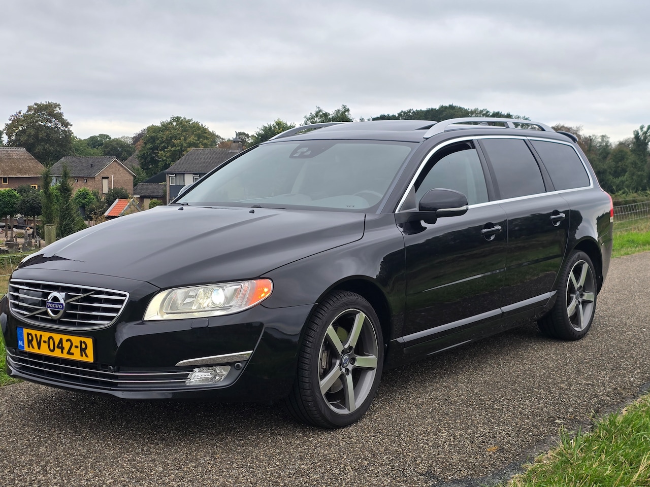 Volvo V70 - 2.4 D5 AWD Summum - AutoWereld.nl