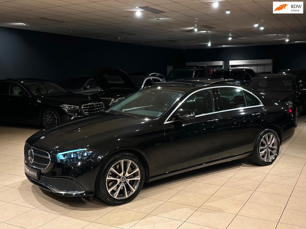 Mercedes-Benz E-klasse - E300 de Luxury/Pano/Memory/Burmest/Keyles/360 - AutoWereld.nl