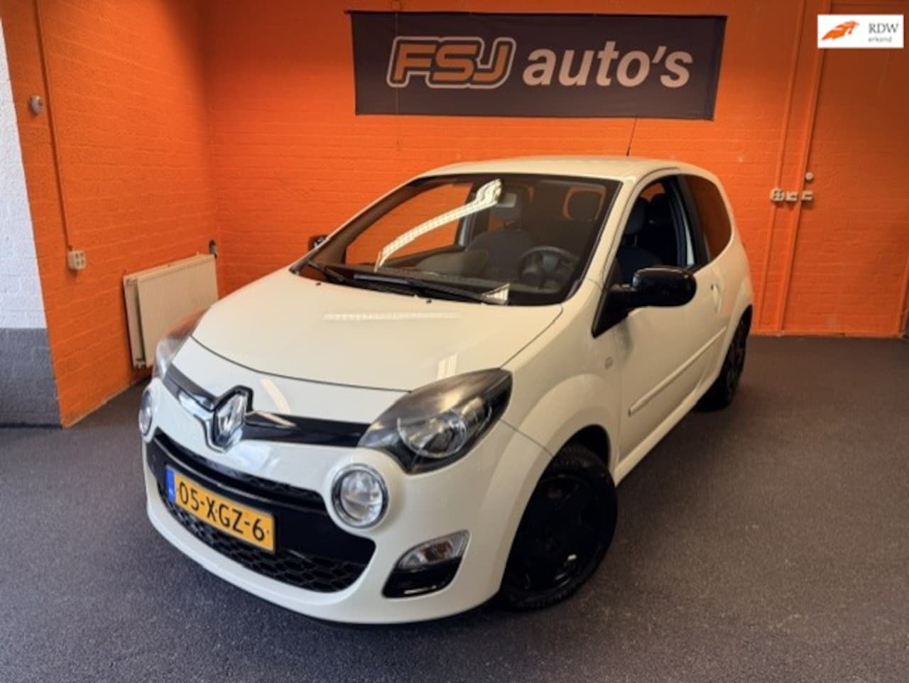 Renault Twingo - 1.2 16V Dynamique / Airco / Cruise / APK 28-08-2027 - AutoWereld.nl