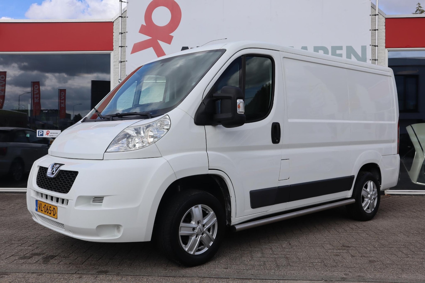 Peugeot Boxer - 330 2.2 HDI L1H1 Profit+ 3-ZITS|CRUISE-CONTROL|PDC|WEINIG KILOMETERS! - AutoWereld.nl