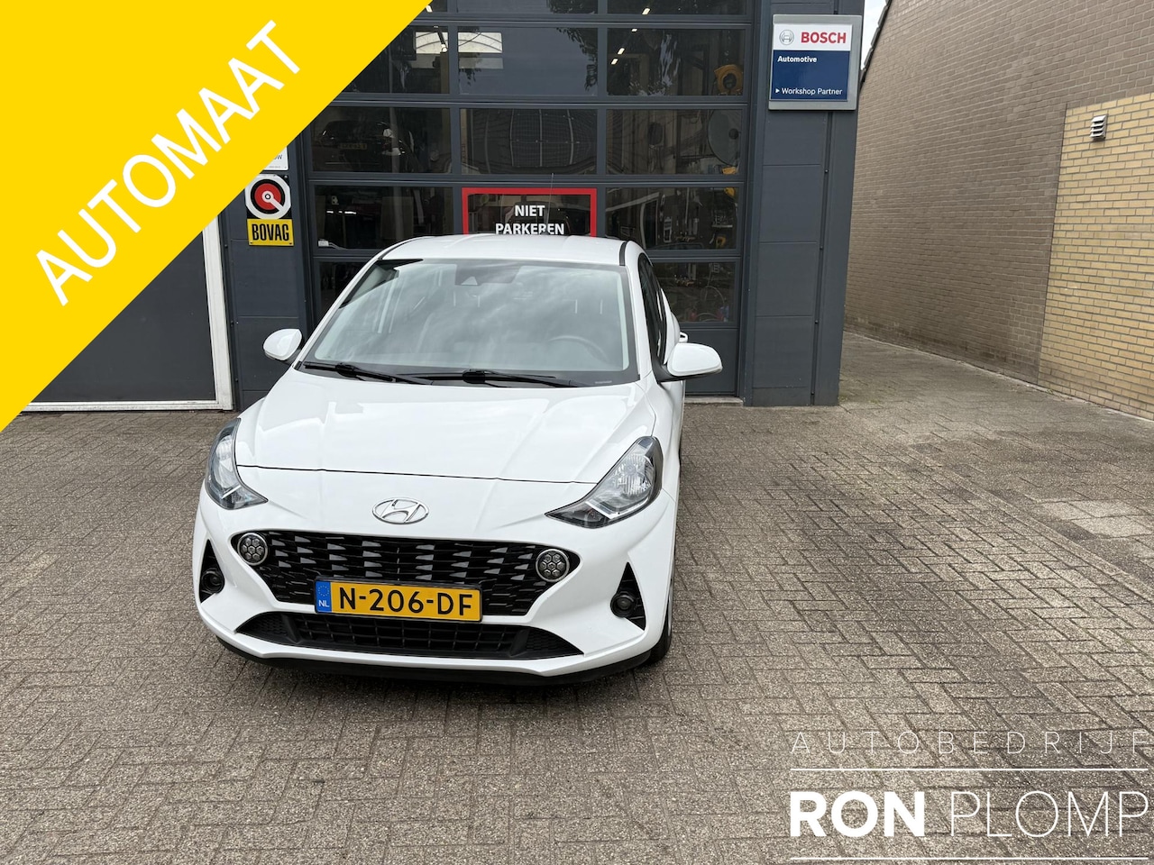 Hyundai i10 - 1.0 Comfort Smart 5-zits Automaat / Airco/ Navigatie/ Cruise/ Apple Carplay/ Camera/ LED - AutoWereld.nl