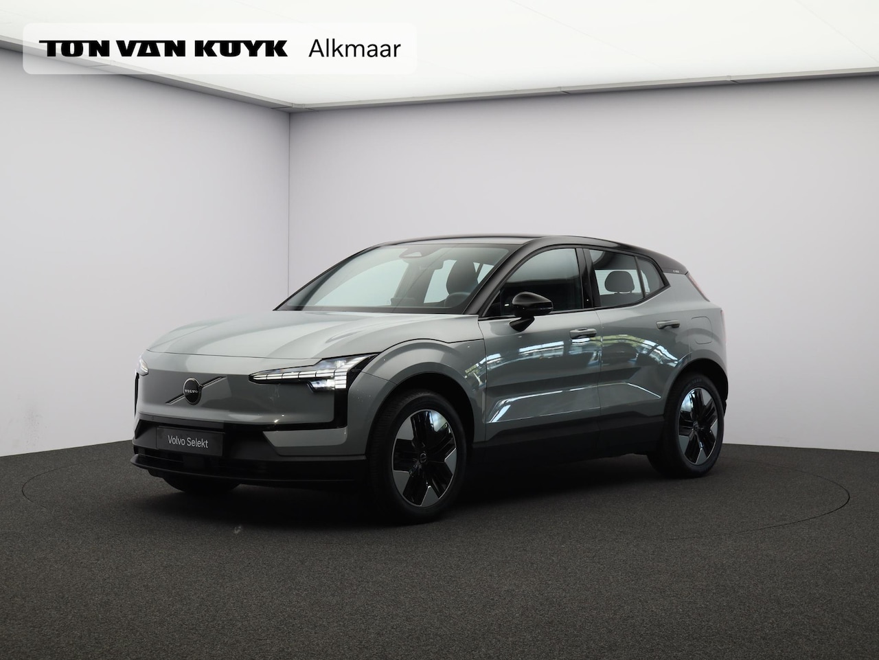 Volvo EX30 - Single Motor Plus 51 kWh / Stoel+Stuurverwarming / Harman Kardon / BLIS / Adaptive Cruise - AutoWereld.nl