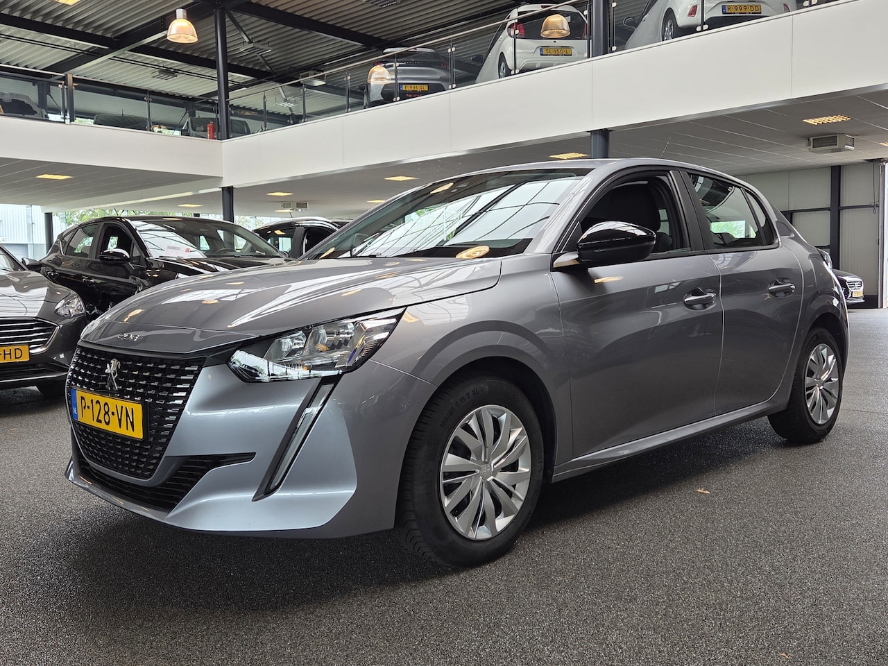 Peugeot 208 - 1.2 PureTech Active / Carplay / DAB+ - AutoWereld.nl