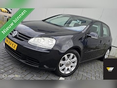 Volkswagen Golf - 2.0 FSI Sportline