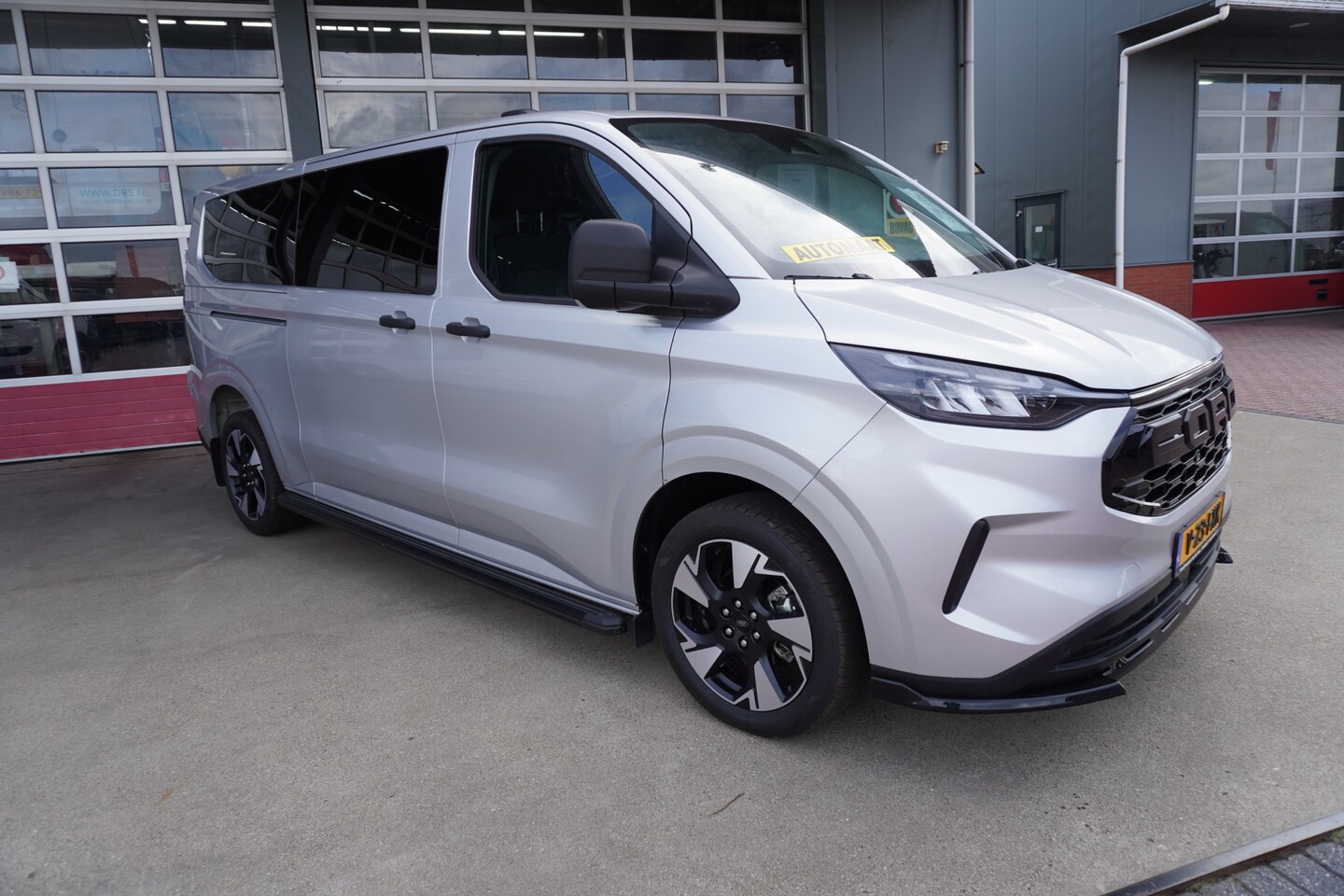 Ford Transit Custom - 320L 2.0 TDCI 170PK L2H1 Trend Automaat Schuifdeur L / R Nr. V071 | Airco | Adap.Cruise | - AutoWereld.nl