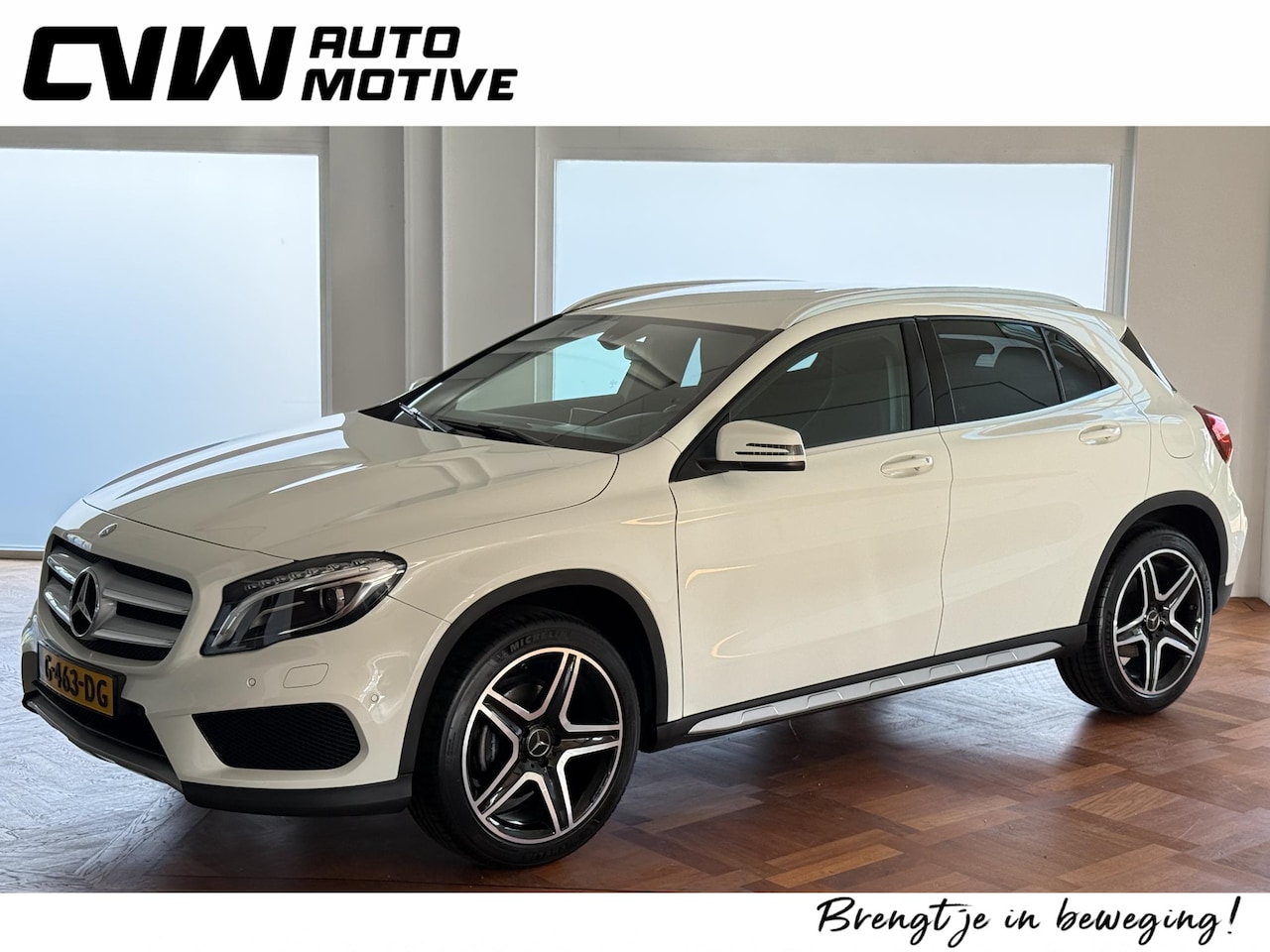 Mercedes-Benz GLA-Klasse - 200 AMG line | Navigatie | 19 inch AMG velgen | Bi-Xenon | Camera | PDC voor+achter | Half - AutoWereld.nl