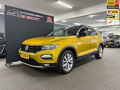 Volkswagen T-Roc - 1.0 TSI Style/ NL auto/ Parkeersensoren/ Navi/ LMV