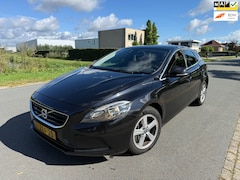 Volvo V40 - 2.0 D4 Momentum Business CLIMA/NAVI/APK/NAP