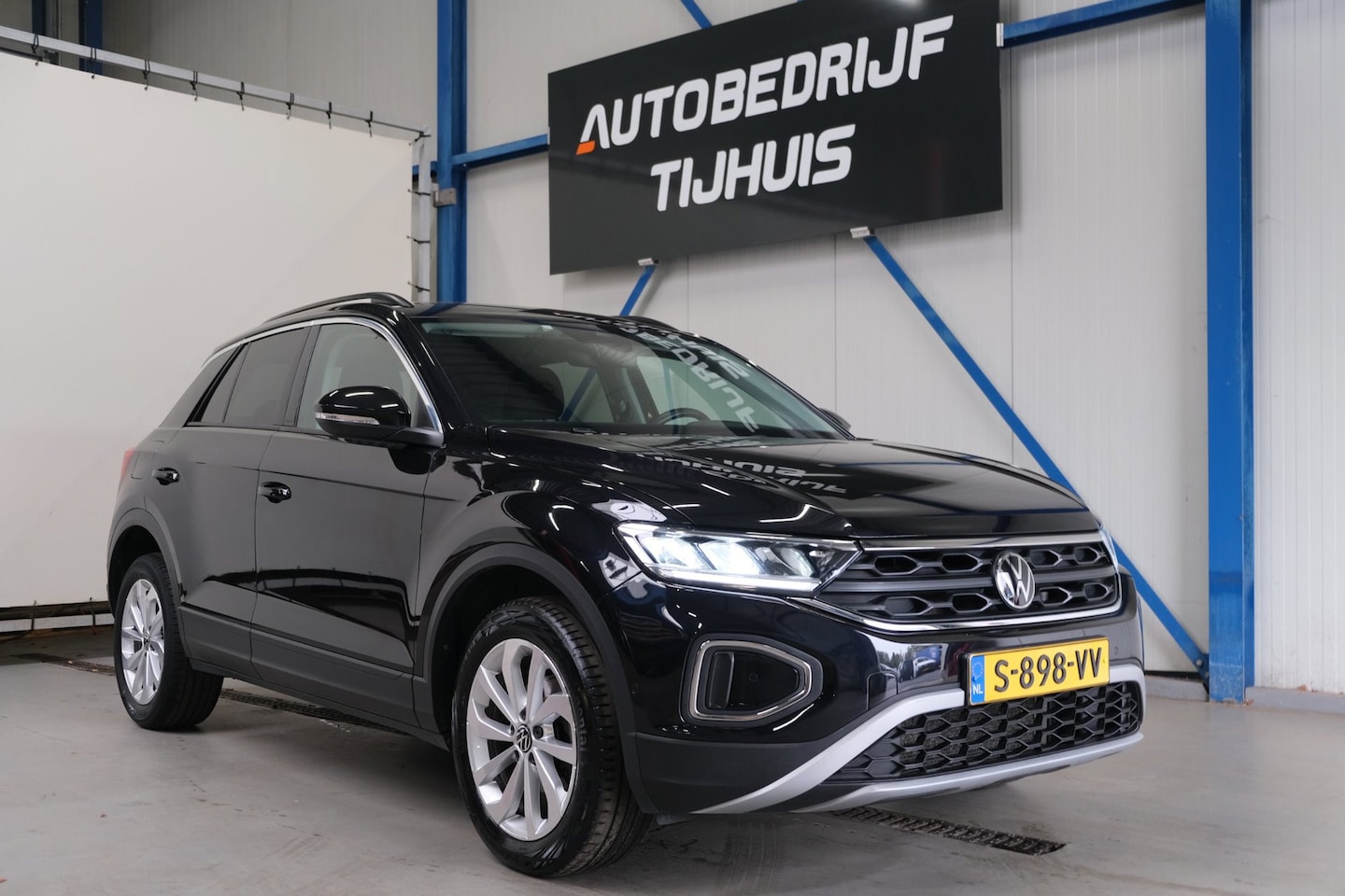 Volkswagen T-Roc - 1.0 TSI Life Business - N.A.P. Airco, Cruise, Virtueel display, Carplay, Navi, PDC. - AutoWereld.nl