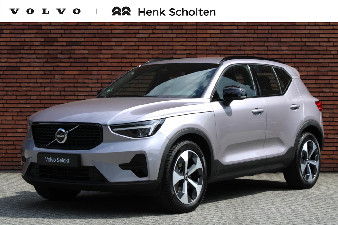 Volvo XC40 - B4 Plus Dark | Trekhaak, inklapbaar | Stoel-/stuurwielverwarming | Premium audio by Harman - AutoWereld.nl