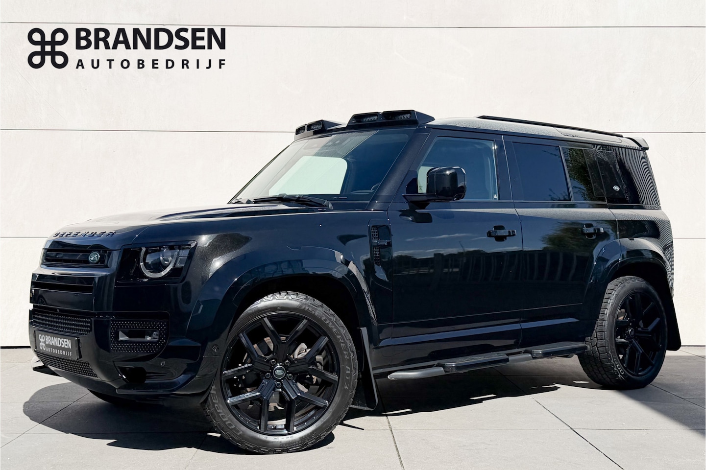 Land Rover Defender 110 - 3.0 D250 MHEV HSE Urban Pakket-Pano-Luchtvering-360-ACC-Grijs kenteken- - AutoWereld.nl