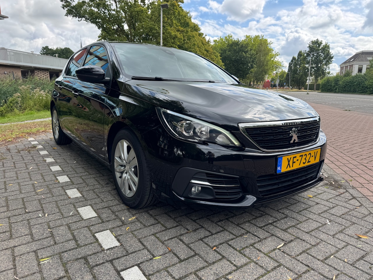 Peugeot 308 - 1.2 PureTech Blue Lease Executive Peugeot 308 1.2 PureTech Blue Lease Executive  Pano | Carplay | Navigatie - AutoWereld.nl