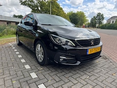 Peugeot 308 - 1.2 PureTech Blue Lease Executive Pano | Carplay | Navigatie