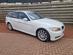 BMW 3-serie Touring - 320i Business Line Automaat, Navigatie