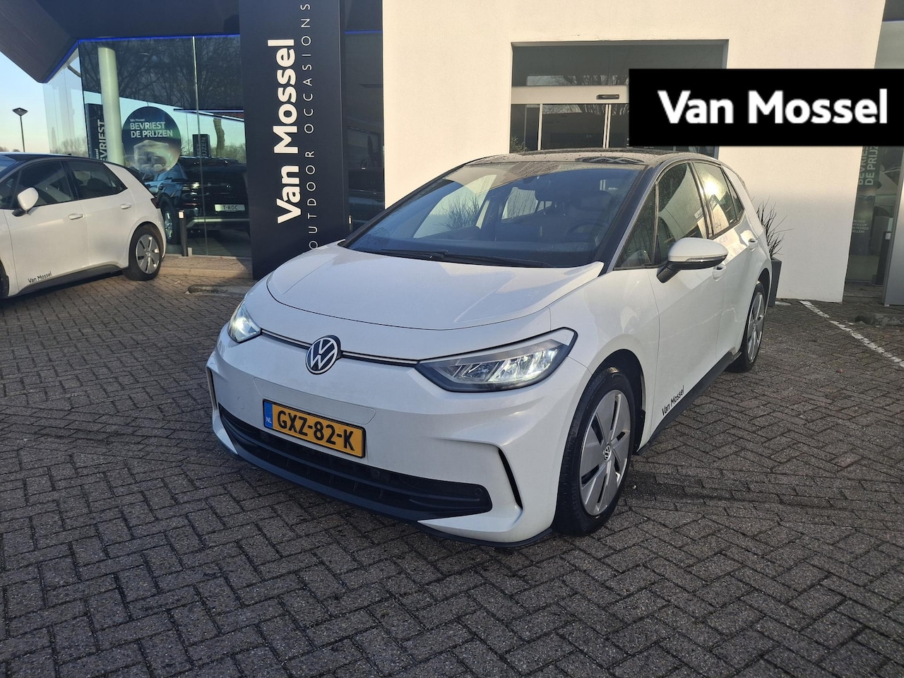 Volkswagen ID.3 - Pure Oranje Edition 52 kWh 170 PK | EM | Parkeersensoren | Apple Carplay | Android Auto | - AutoWereld.nl
