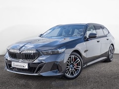 BMW i5 Touring - eDrive40 84 kWh M-SPORT Pro * LED, PANO, TREKH, INNOV.- & TRAVEL PACK * 1e EIG - Ex BMW-AG