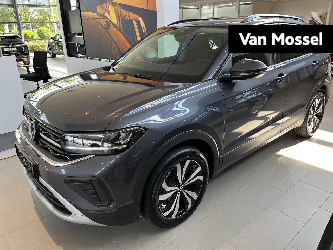 Volkswagen T-Cross - 1.0 TSI Life Edition Climate Control | Stoelverwarming | Adaptive Cruise Control | Carplay - AutoWereld.nl