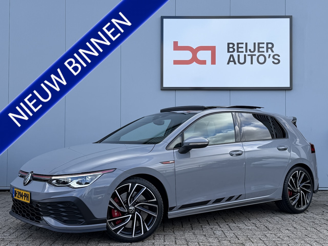 Volkswagen Golf - 2.0 TSI GTI Performance 4Motion Schuifdak/Dealer/19inch. - AutoWereld.nl