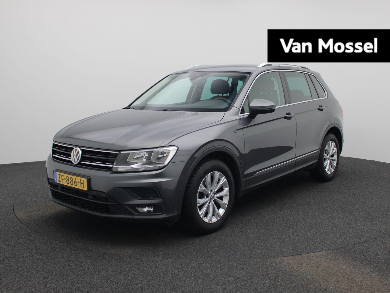 Volkswagen Tiguan - 1.5 TSI Comfortline Business 131 PK| Origineel Nederlands | 1e Eigenaar | Navigatie | Trek - AutoWereld.nl