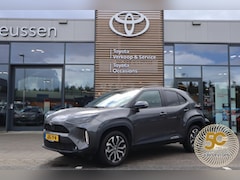 Toyota Yaris Cross - 1.5 HYBRID 115 FIRST EDITION STOEL/STUUR/VOORRUITVERWARM. P-SENSOREN KEYLESS ANDROID/APPLE
