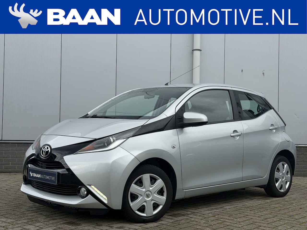 Toyota Aygo - 1.0 VVT-i x-nav 1.0 VVT-i x-nav - AutoWereld.nl
