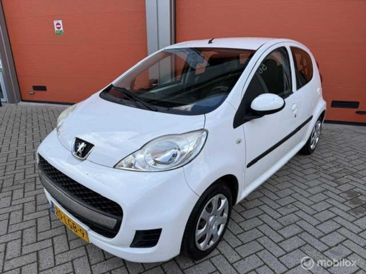 Peugeot 107 - 1.0-12V Sublime 5 DRS -APK 2027-KM NAP-AIRCO - AutoWereld.nl