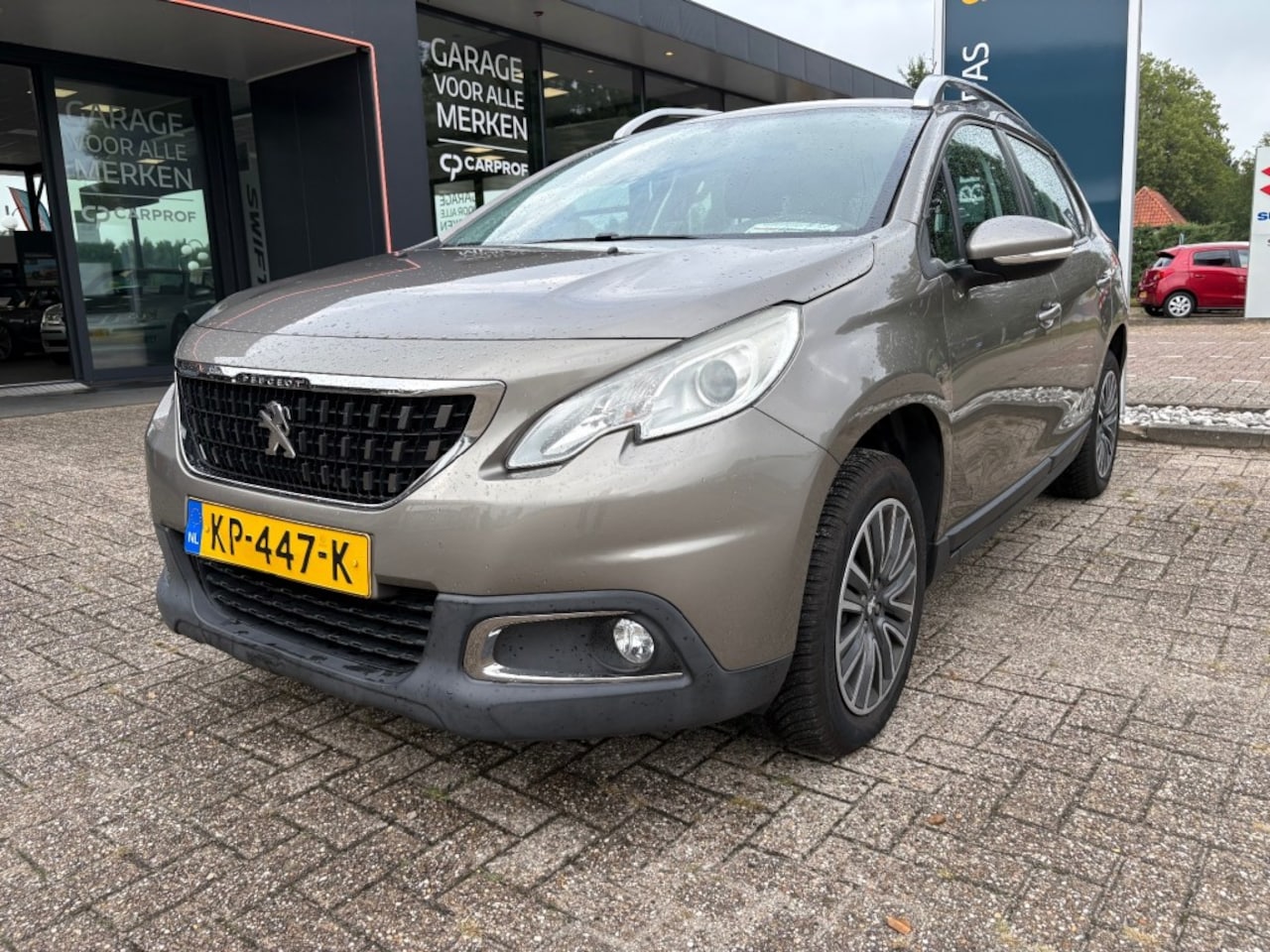 Peugeot 2008 - 1.2 Puretech Blue Lion Automaat  ''Trekhaak - PDC - Navi '' - AutoWereld.nl