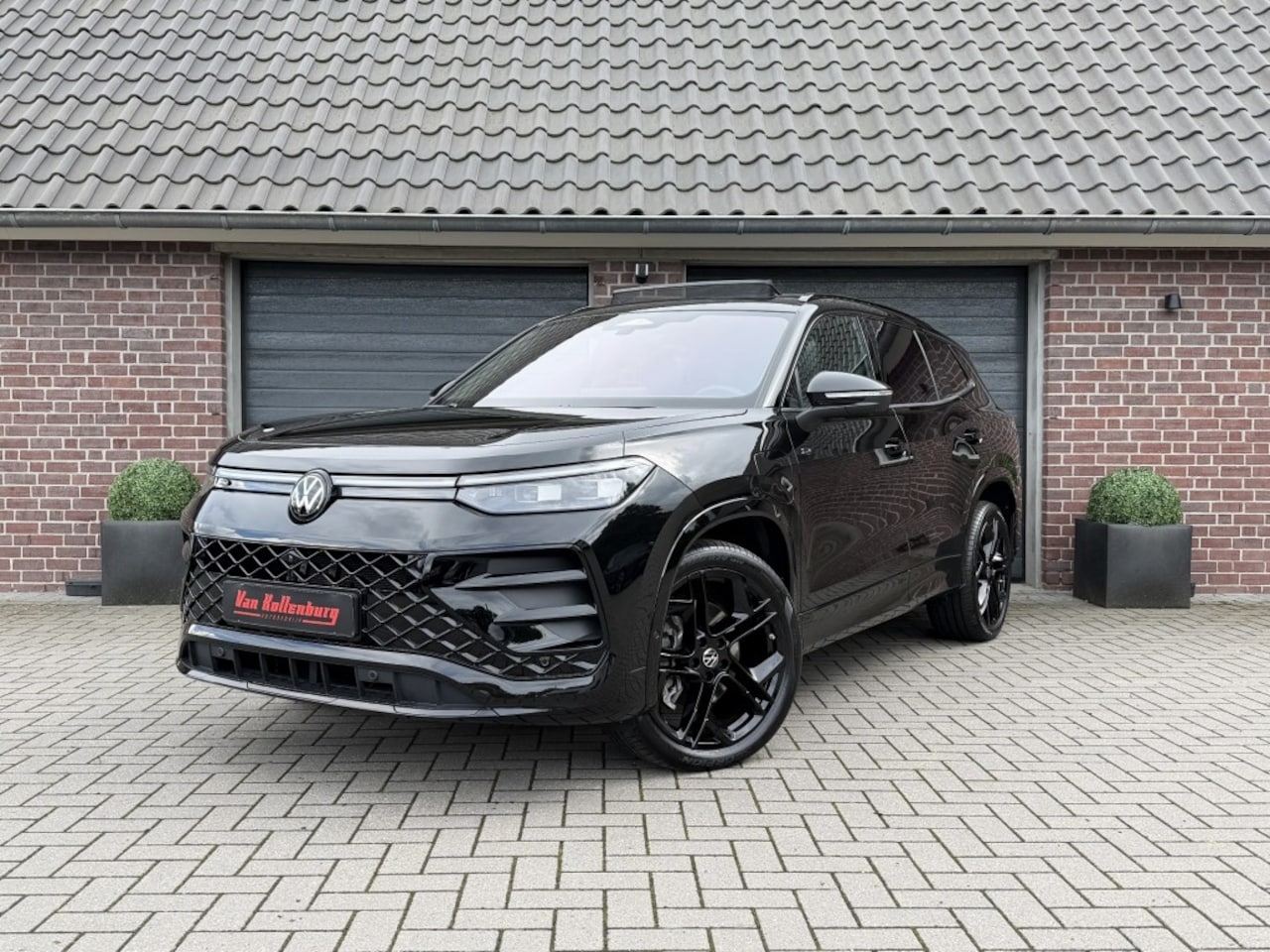 Volkswagen Tayron - 1.5 HYBRID R-LINE BLACK PANORAMA MASSAGE STOELVENTILATIE - AutoWereld.nl