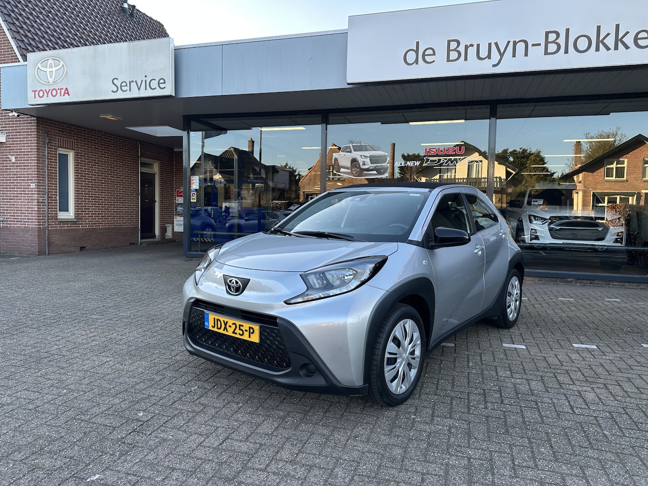 Toyota Aygo X - 1.0 VVT-i Automaat Play Cabriodak / climate control / cruise control / Toyota 10 jaar gara - AutoWereld.nl